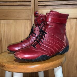 Red leather ankle boots Adrian Troncoso, Buenos Aires, Argentina size 40 vintage